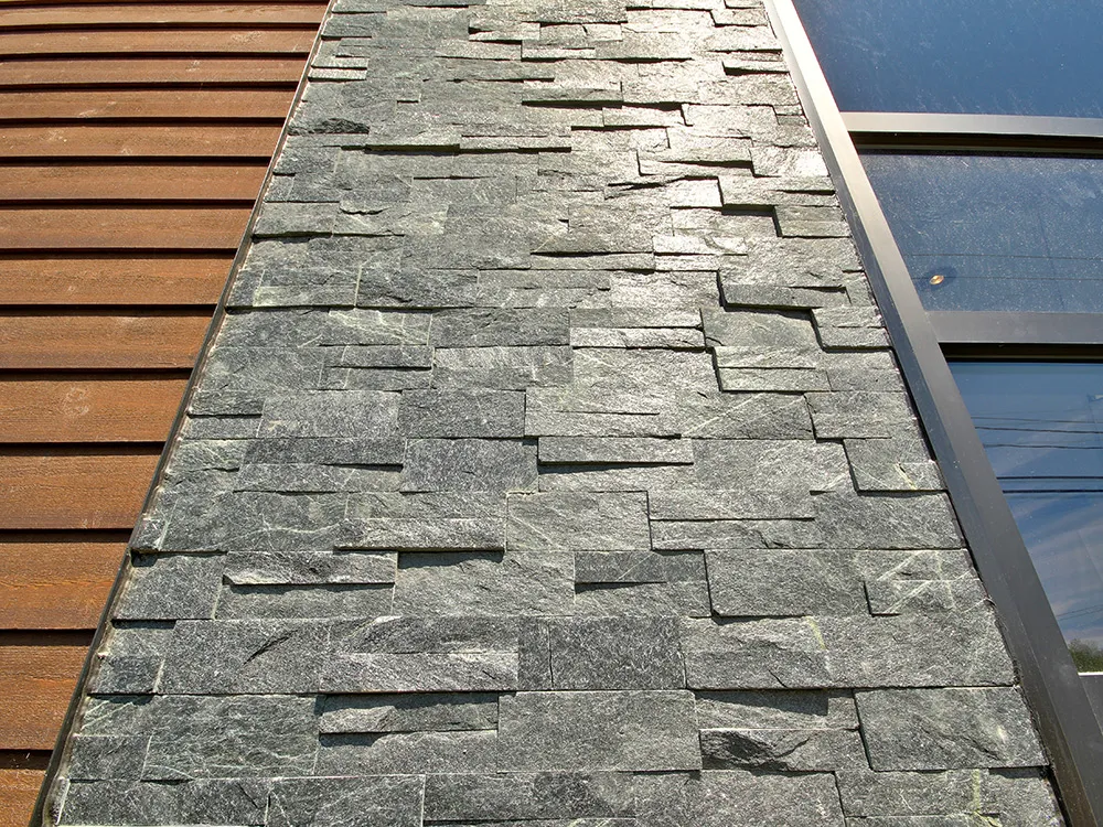 Quartzite-noire-pierre-naturelle_LCS-154-7-4