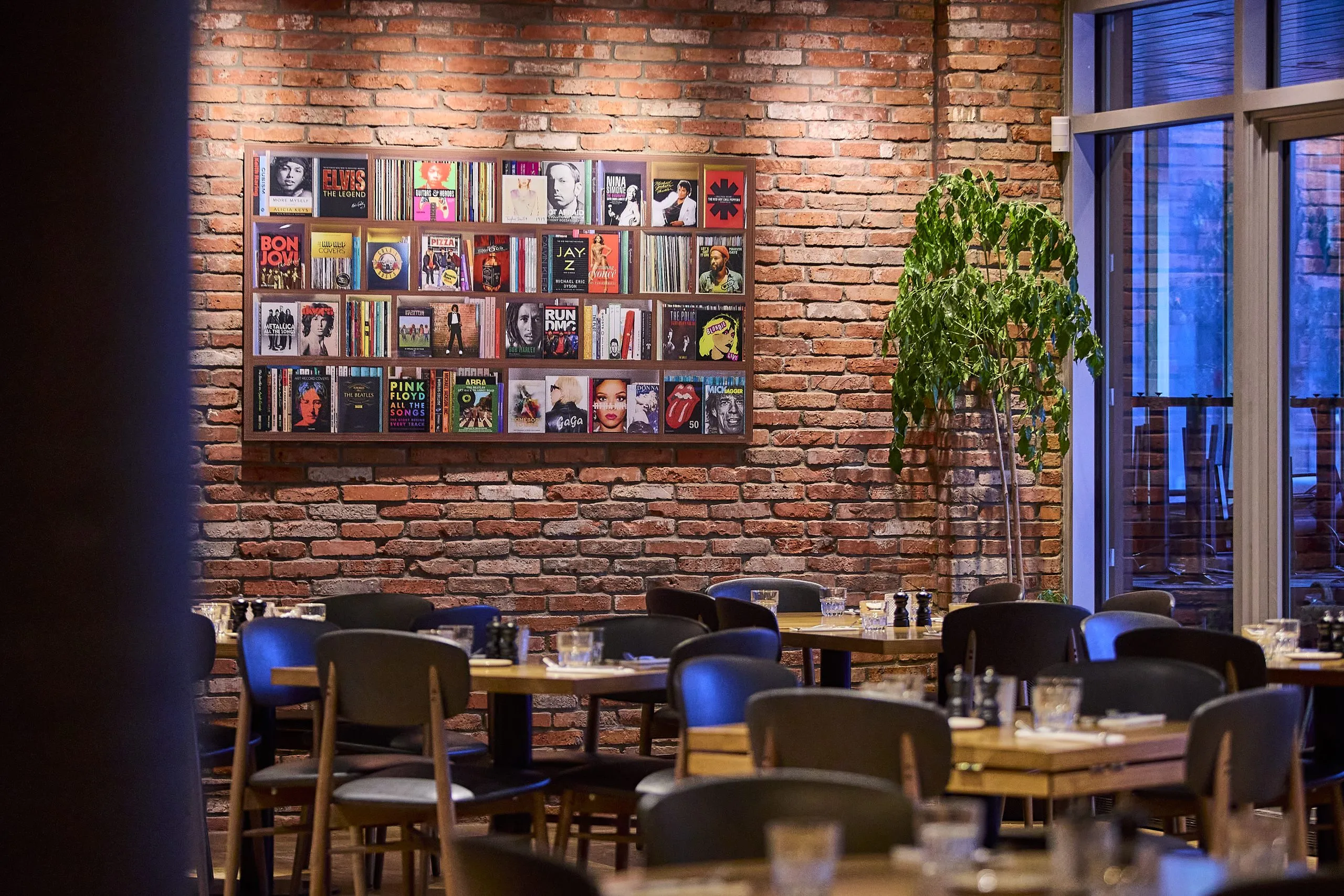 briquette-Old-Bank-Restaurant_L289-3-42-scaled